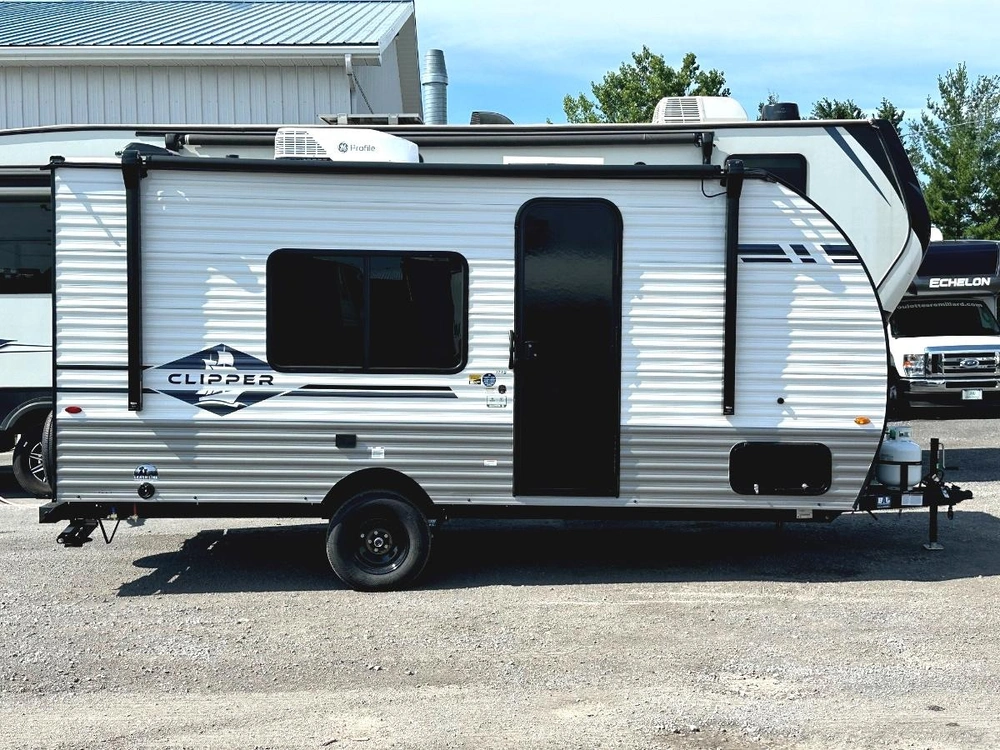2027 Coachmen Clipper 17fq alt