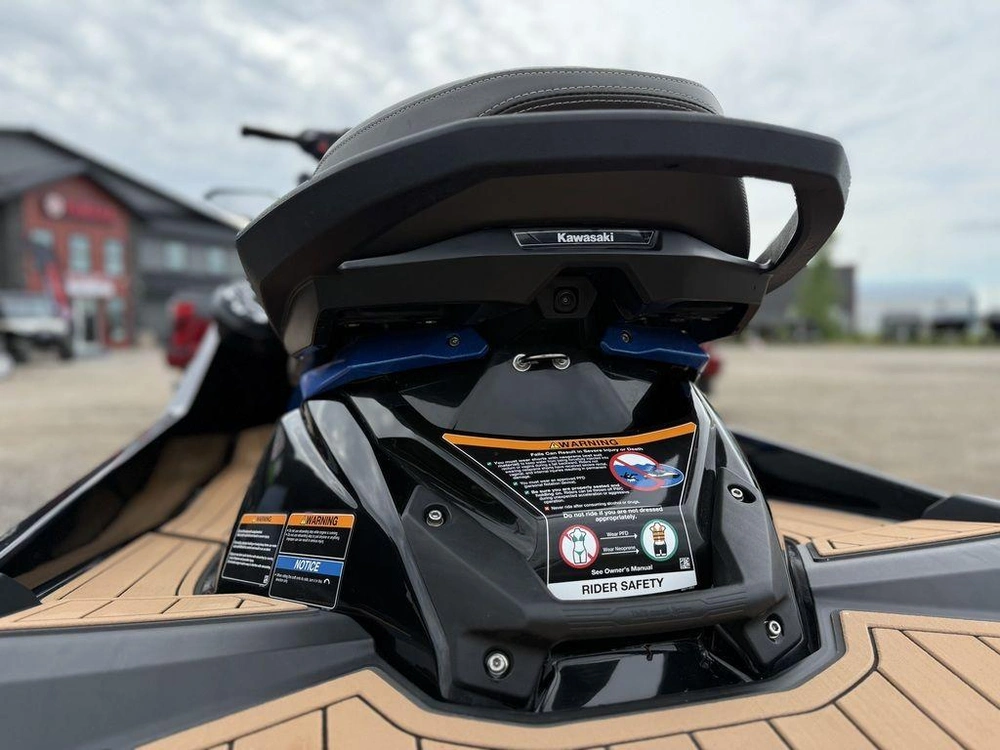 2023 Kawasaki Ultra 310lx alt