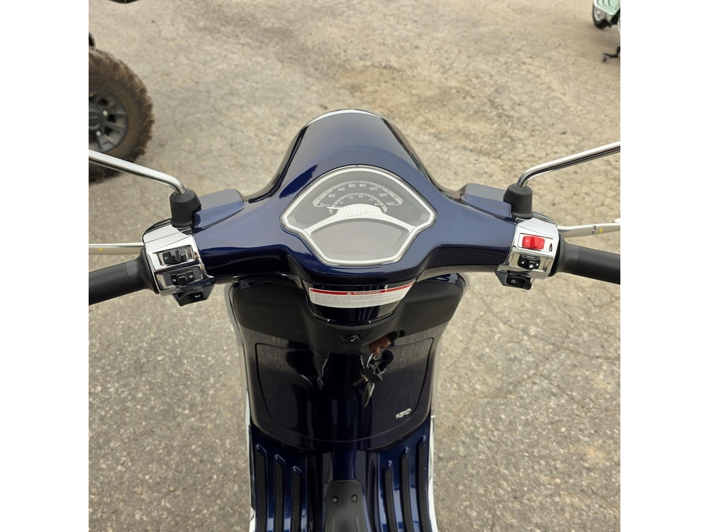 2026 Vespa Primavera 150 alt