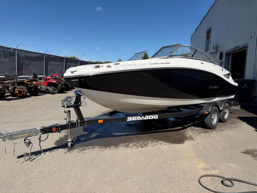 sea-doo CHALLENGER 210 2012