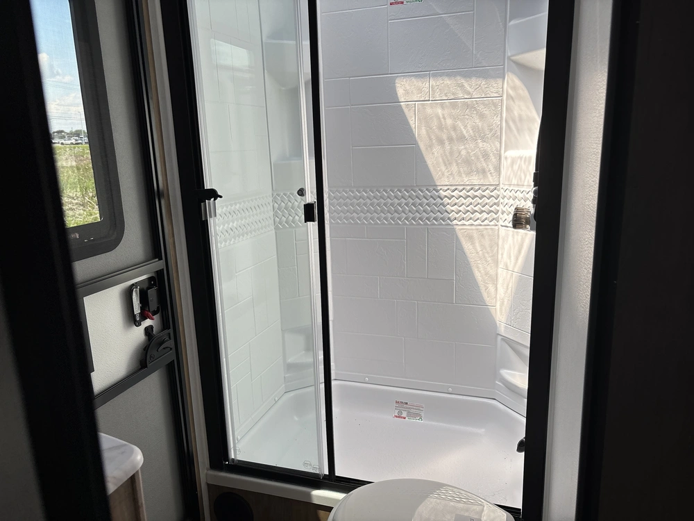 2024 Coachmen Fr. Express 288bhds alt