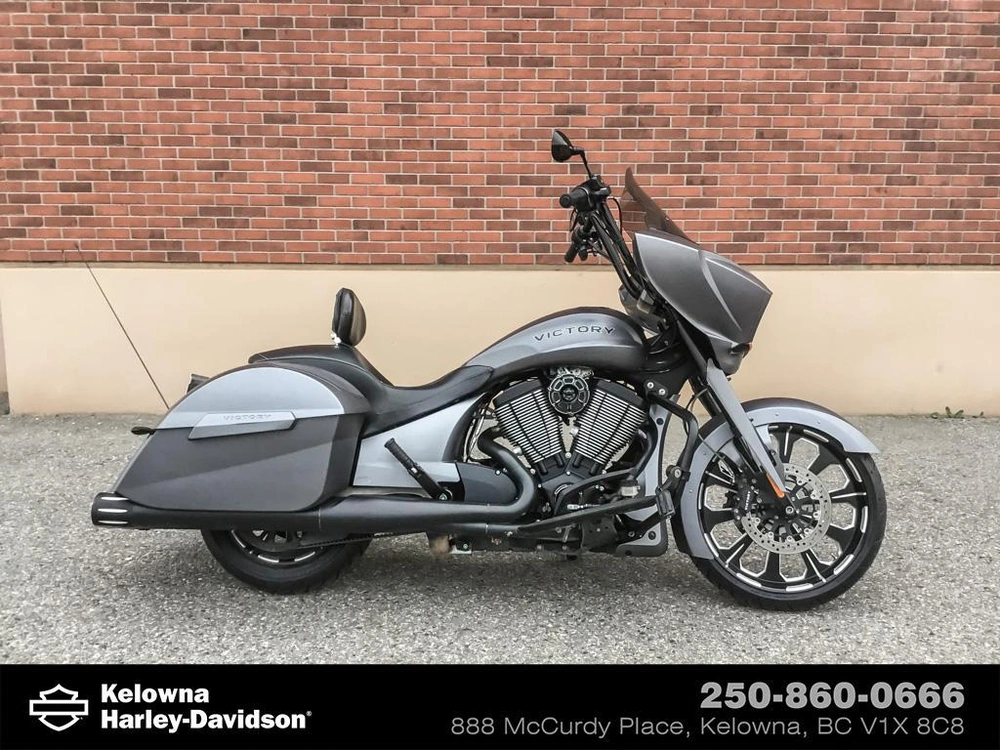2016 Victory Motorcycles Magnum X-1 Stealth Edition alt