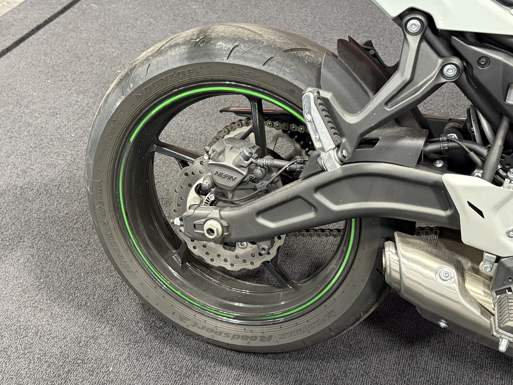 2022 Kawasaki Ninja 650 alt