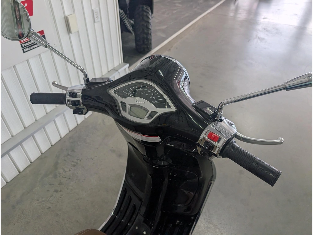 Vespa Primavera 50 2021 alt