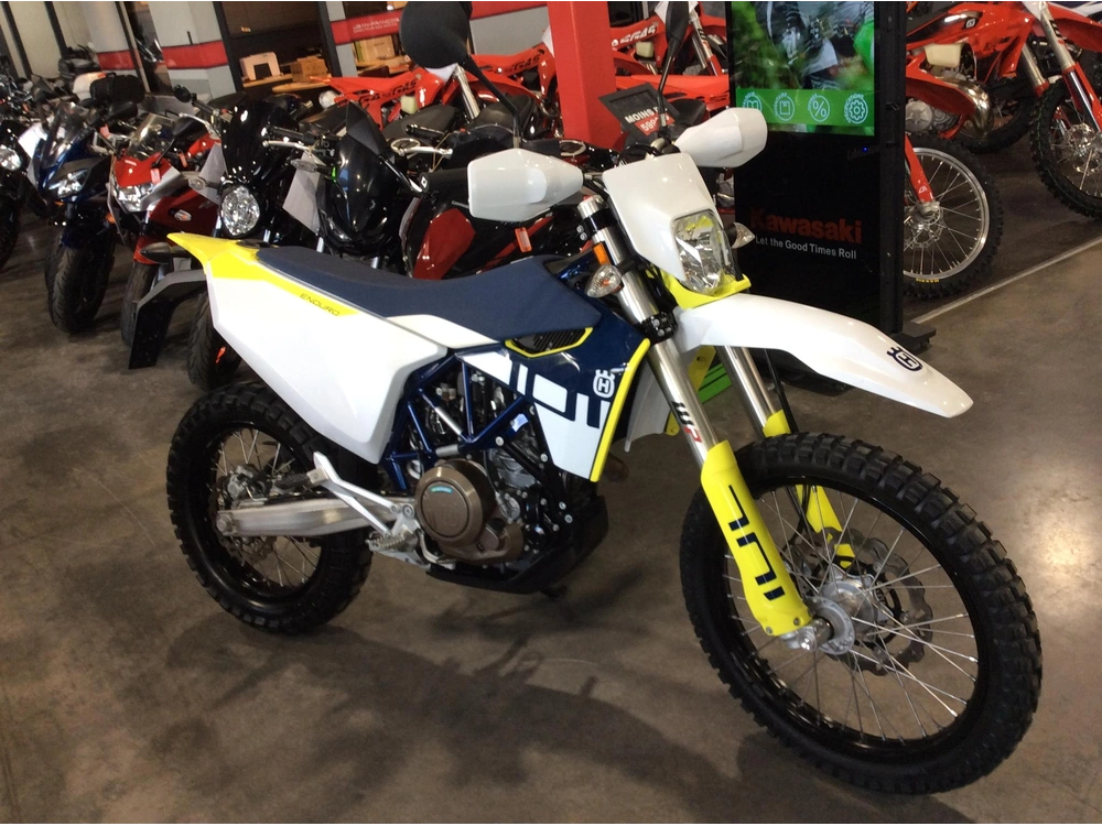 Husqvarna 701 Enduro 2024 alt