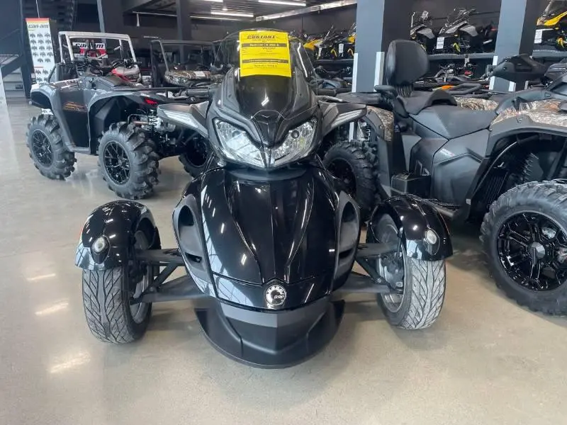 Can-Am Spyder ST (SM5) 2013