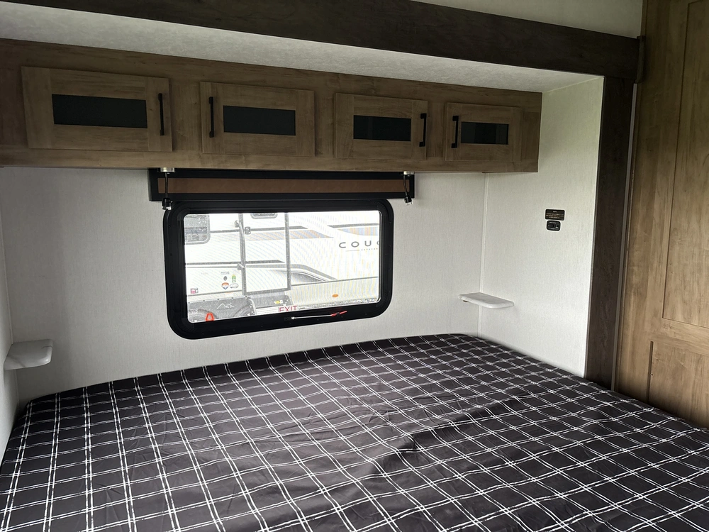 2024 Coachmen Fr. Express 259fkds alt