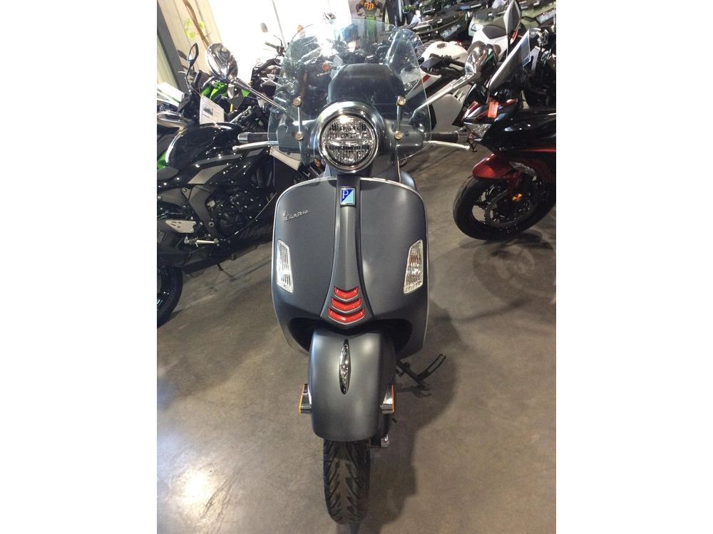 2021 Vespa Gts 300 alt