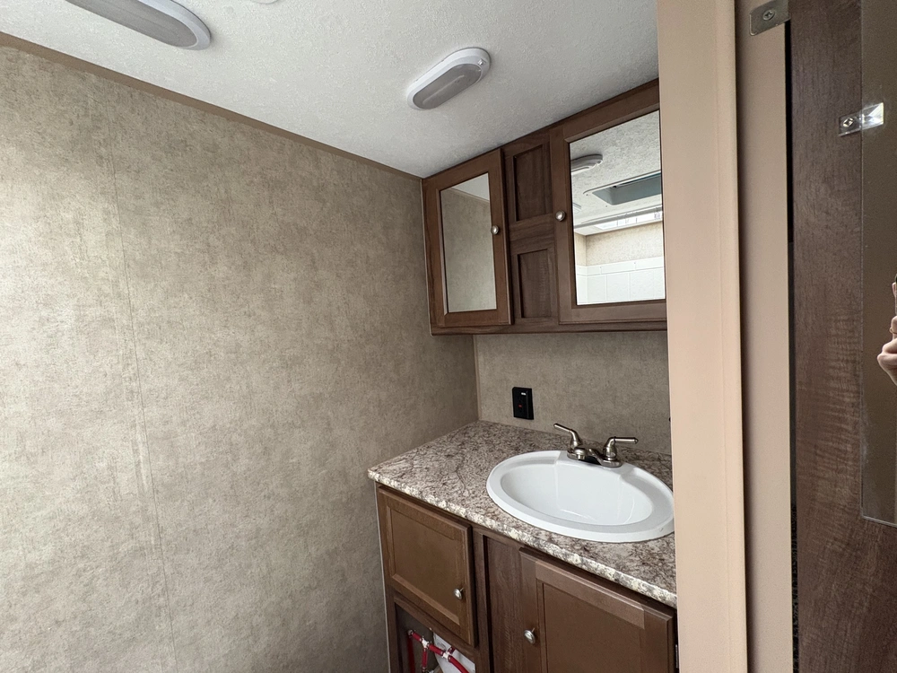 Forest River Viking 17fq 2018 alt