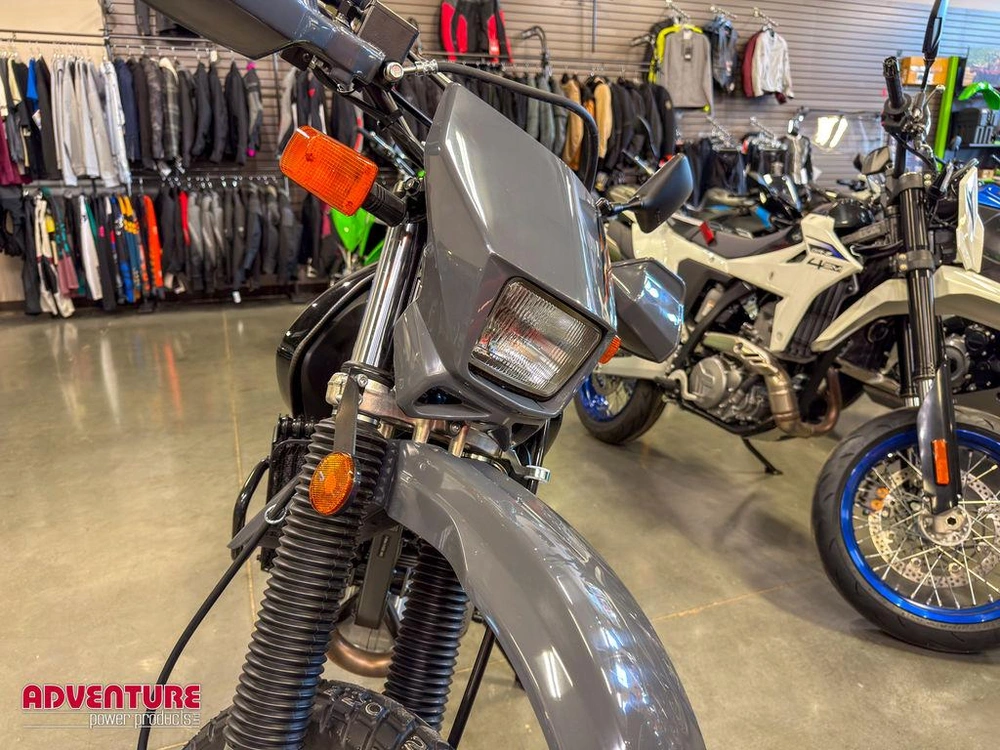 2026 Suzuki Dr650se alt