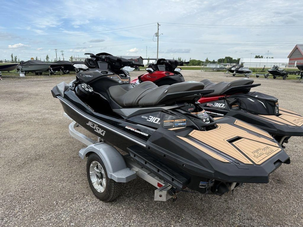 2023 Kawasaki Ultra 310lx alt
