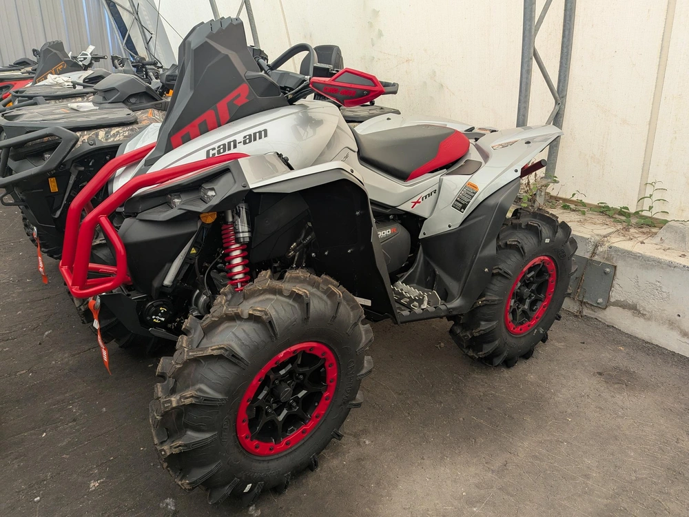 2026 Can-am Renegade Xmr 1000r Silver & Red alt
