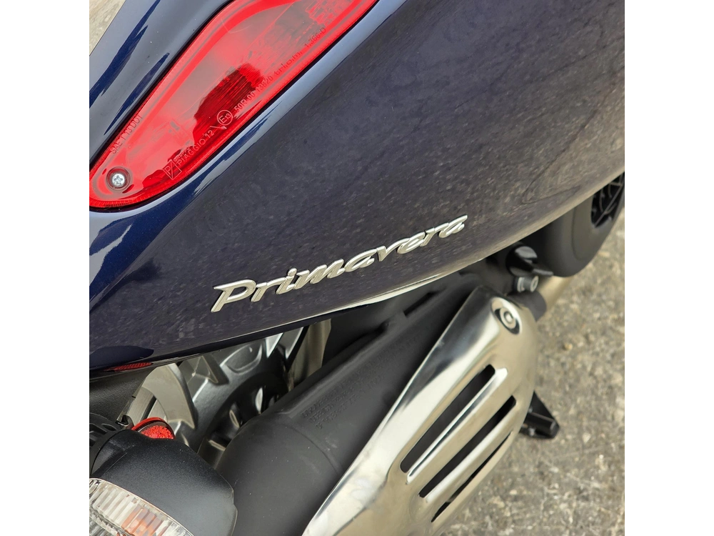2026 Vespa Primavera 150 alt