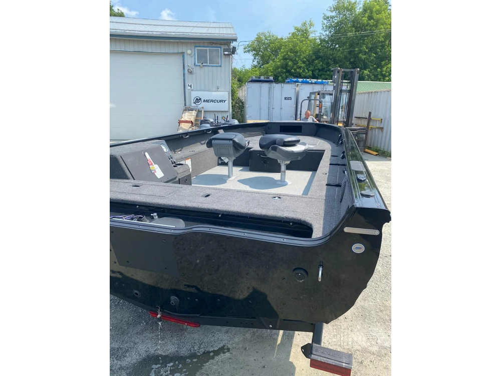 2026 Crestliner 1850 Pro Tiller alt