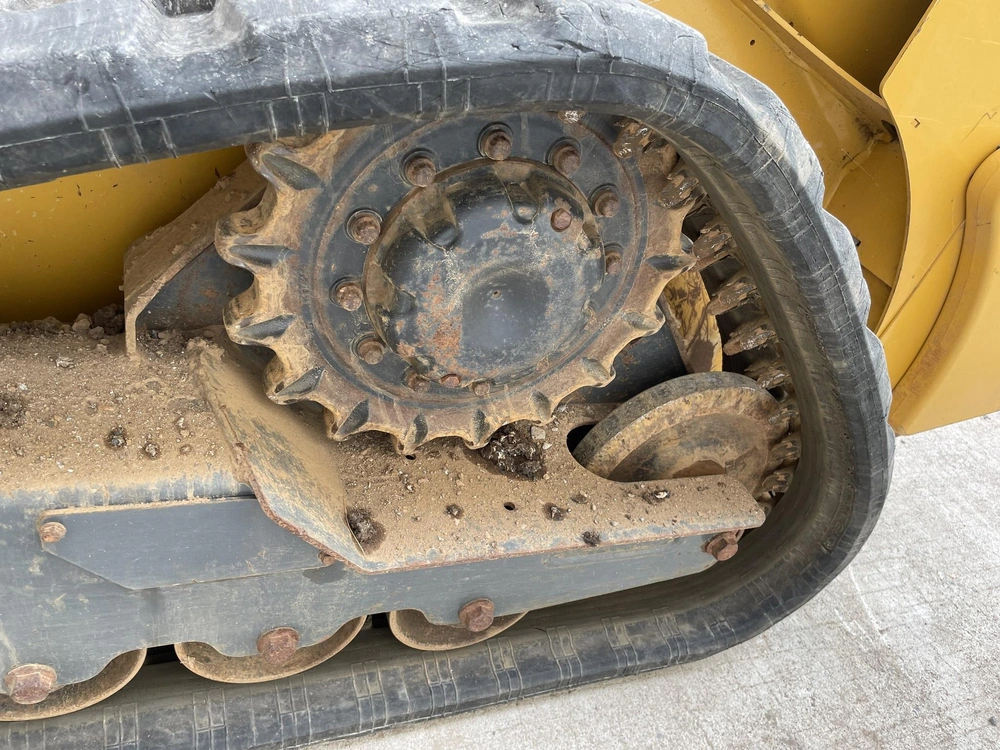 2022 John Deere 317g alt