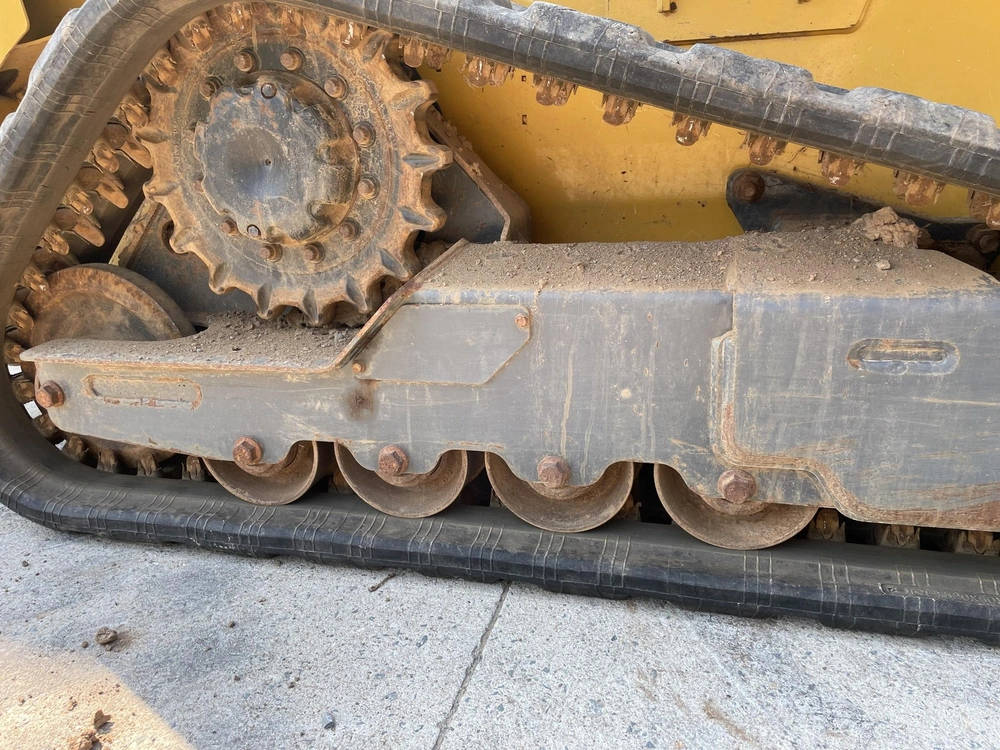 2022 John Deere 317g alt