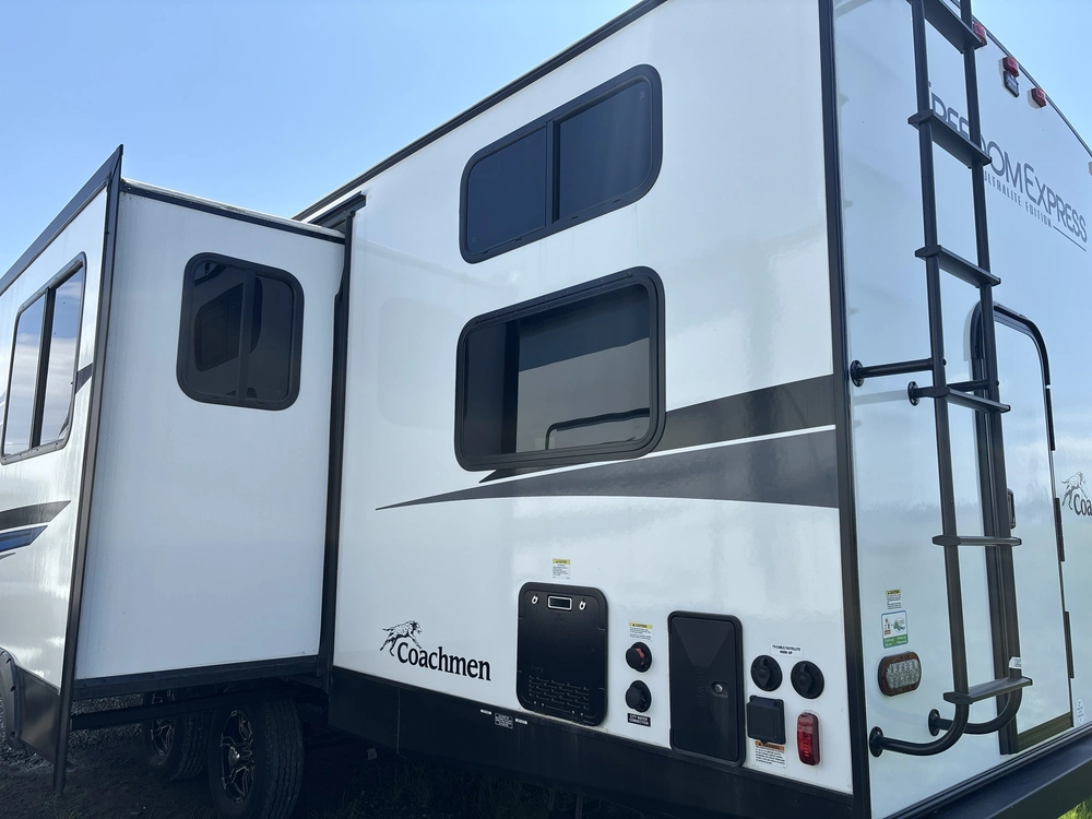 2024 Coachmen Fr. Express 288bhds alt