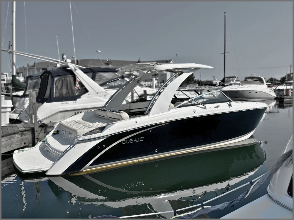 2018 Cobalt Boats R30 alt