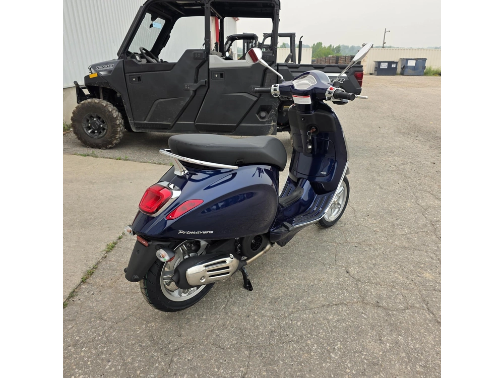 2026 Vespa Primavera 150 alt