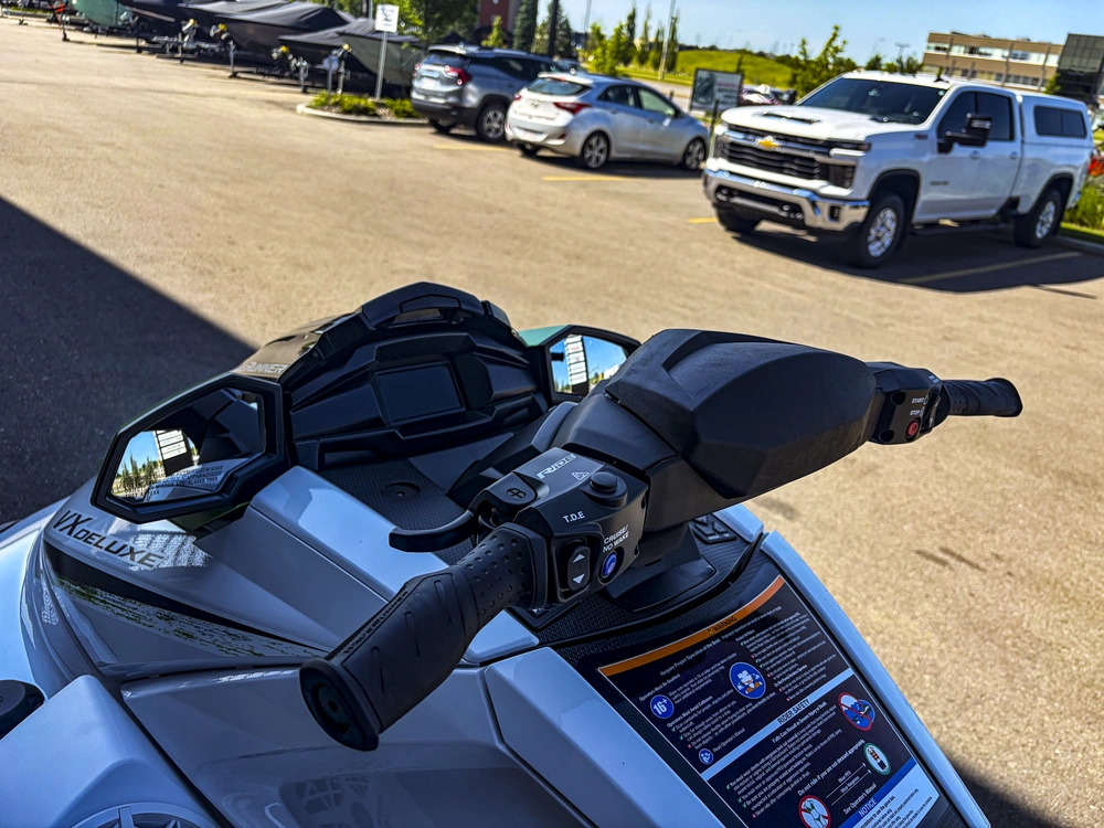 2026 Yamaha Vx Deluxe (w/ Audio) alt