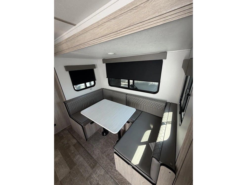 2024 Riverside Rv Intrepid 240bhs alt