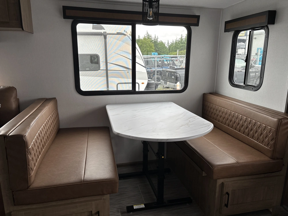 2024 Coachmen Fr. Express 259fkds alt