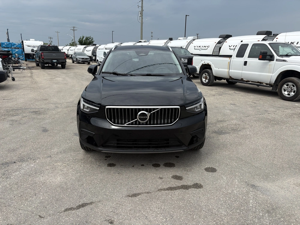 2025 Volvo Xc40 B5 alt