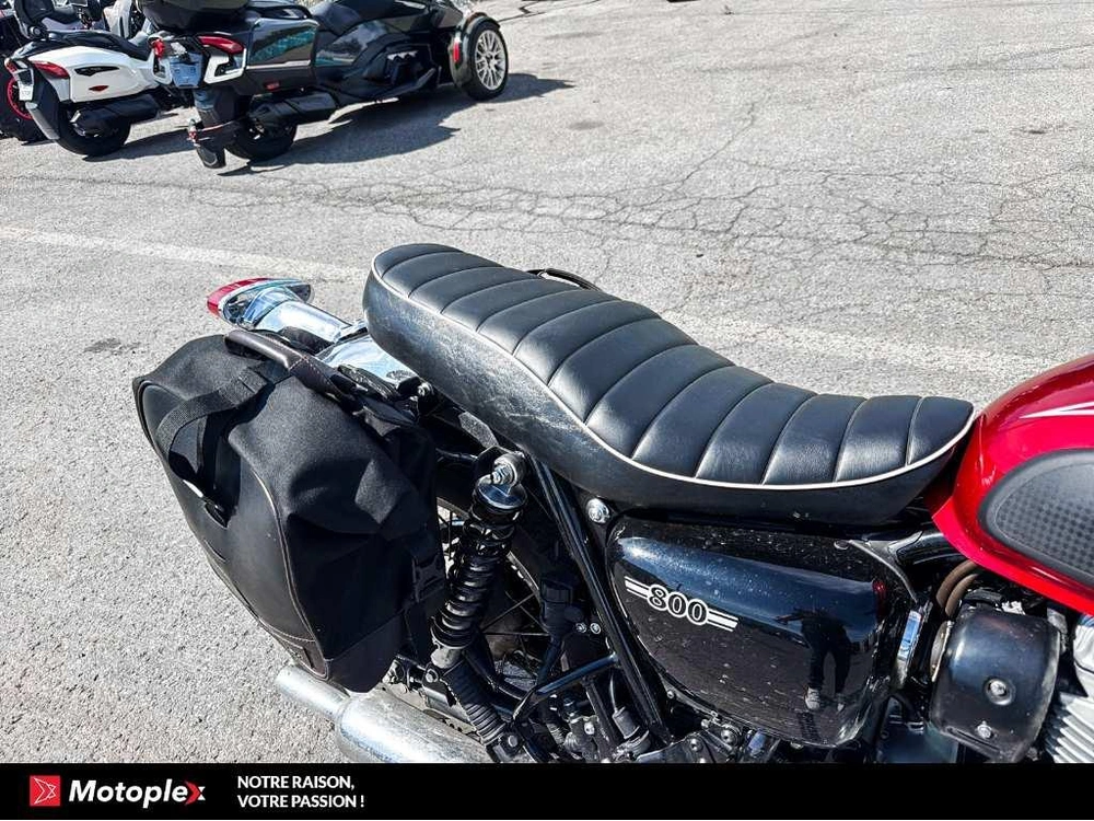 2022 Kawasaki W800 alt