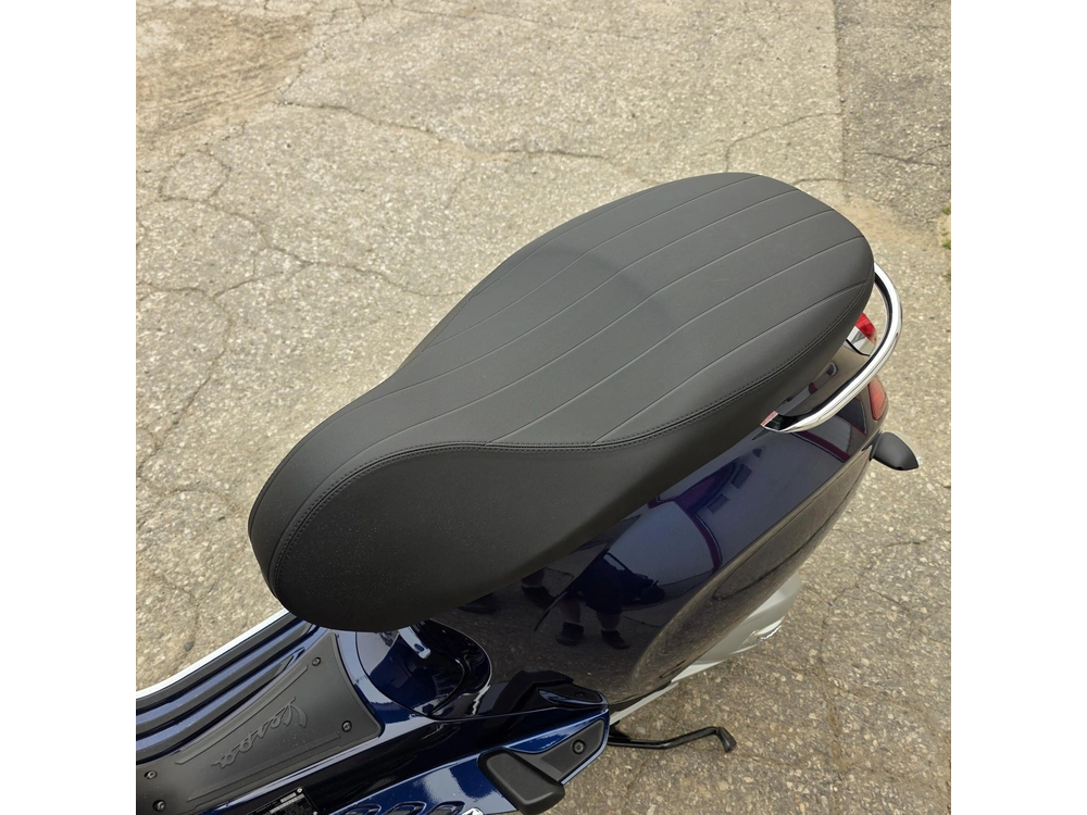 2026 Vespa Primavera 150 alt