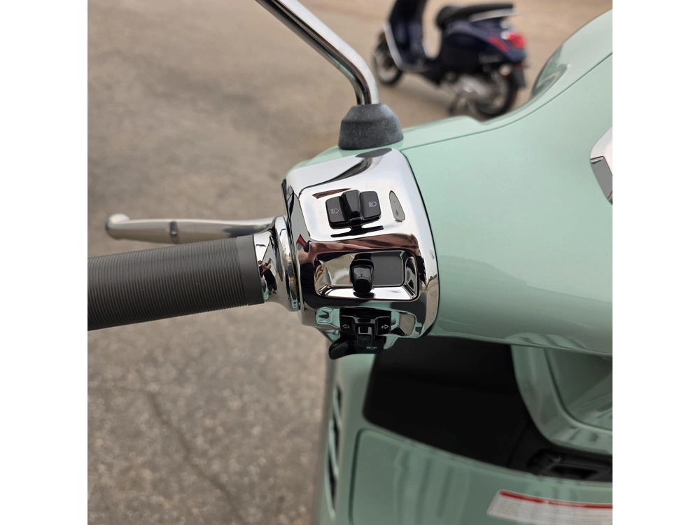 2026 Vespa Gts 310 alt