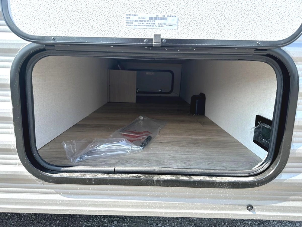 2027 Coachmen Clipper 17fq alt