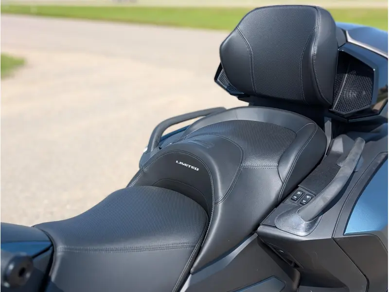 2026 Can-Am Spyder RT Limited - Mineral Blue