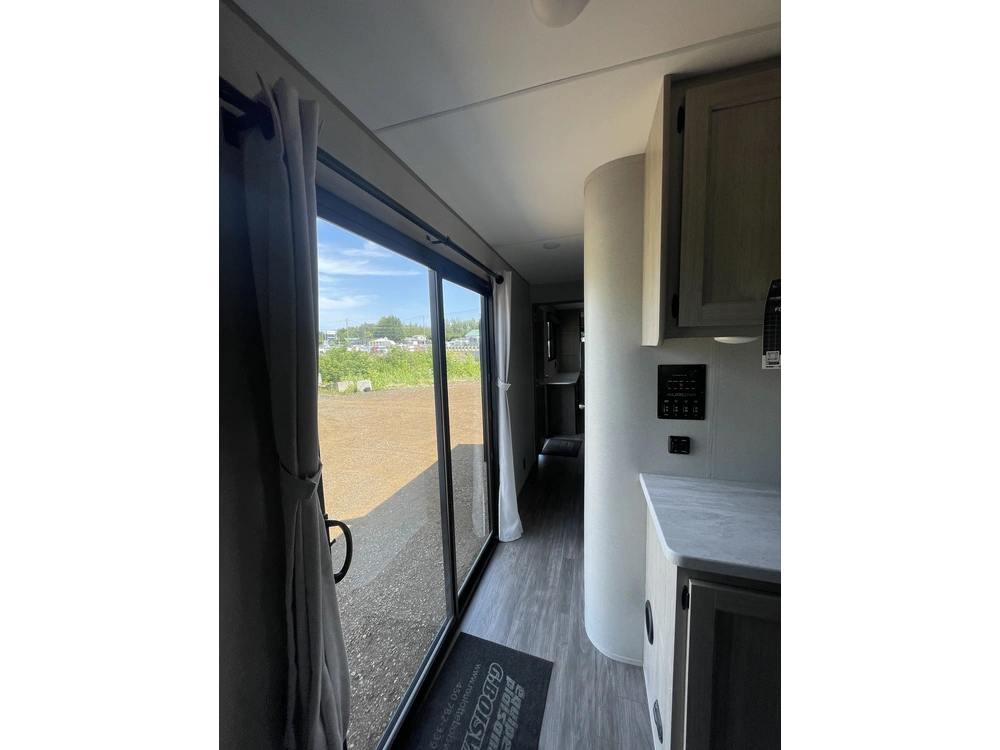 Forest River Aurora 39flts 2025 alt