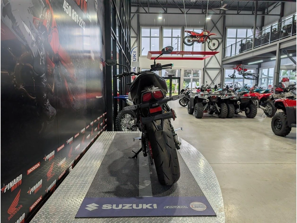Suzuki Gsx-800s Gsx-8s 2025 alt