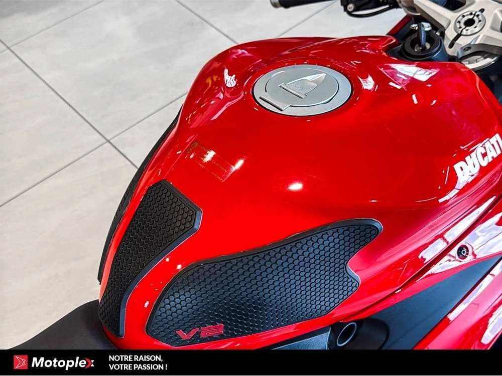 2024 Ducati Panigale V2 alt