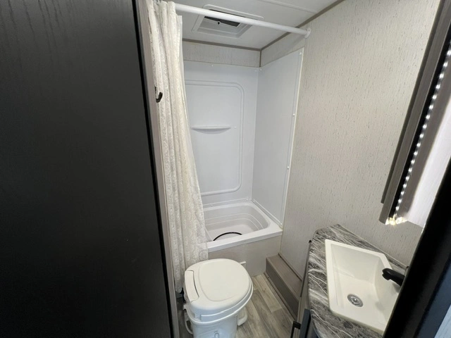 Dutchmen Kodiak 227bh 2022 alt