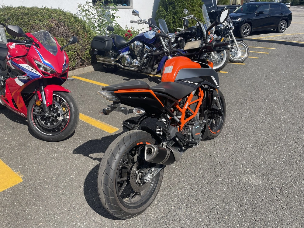 Ktm Duke 390 2023 alt