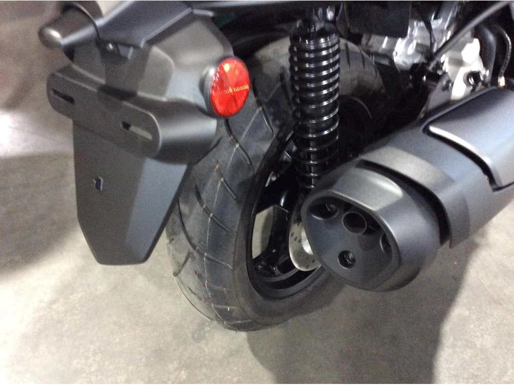 2025 Yamaha Xmax 300 Abs Czd300asb alt