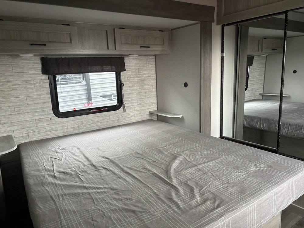 2025 Coachmen Catalina 343bhtsle alt