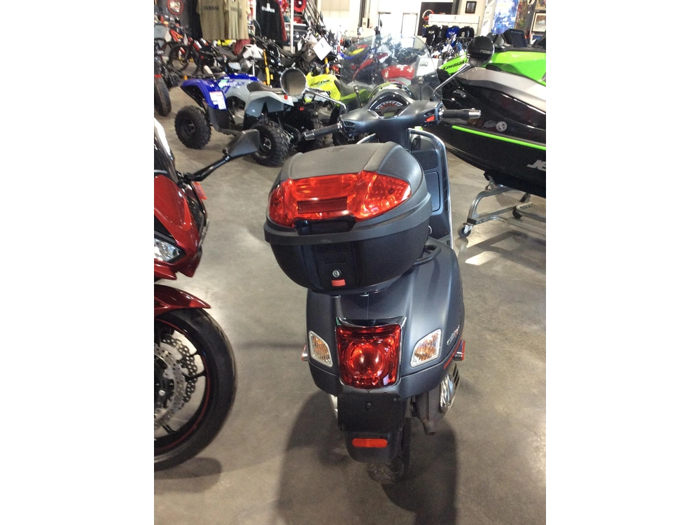 2021 Vespa Gts 300 alt