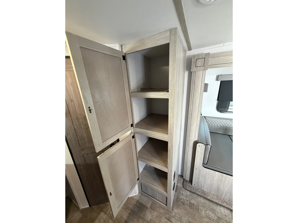 2024 Riverside Rv Intrepid 240bhs alt