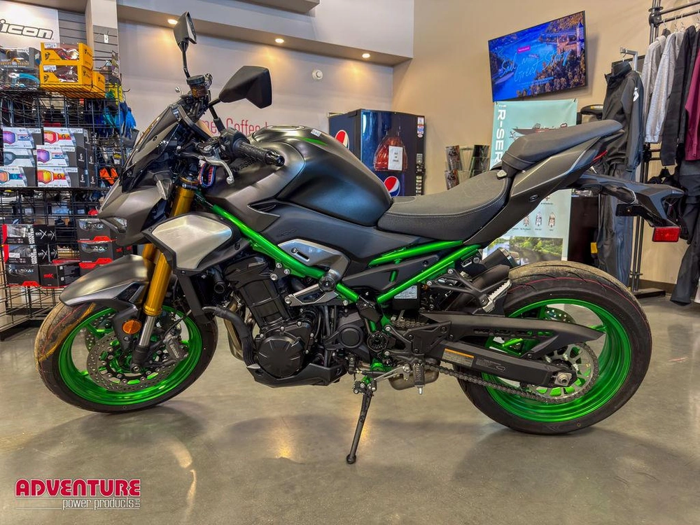 2026 Kawasaki Z900 Se alt