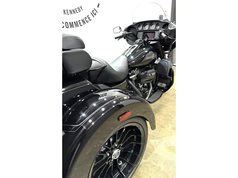 Harley-Davidson TRI GLIDE FLHTCUTG 2025
