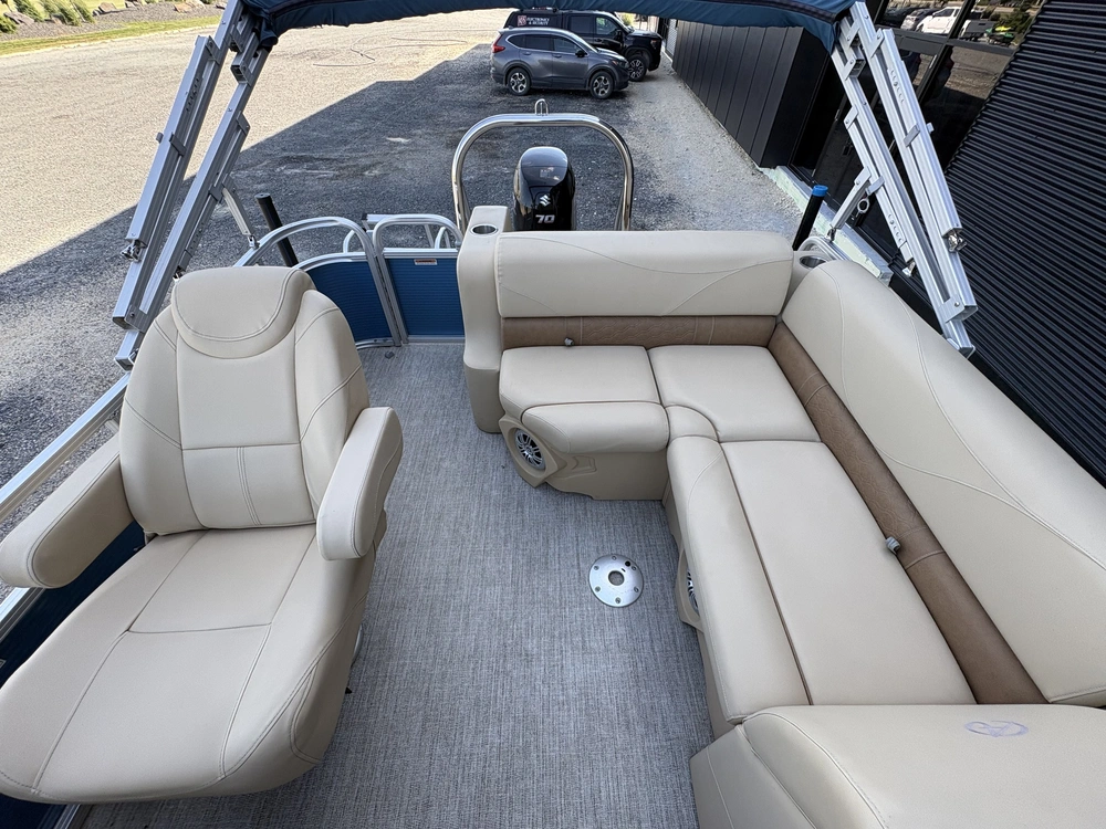 2020 Avalon Venture 1875 Cruise Rear Bench alt