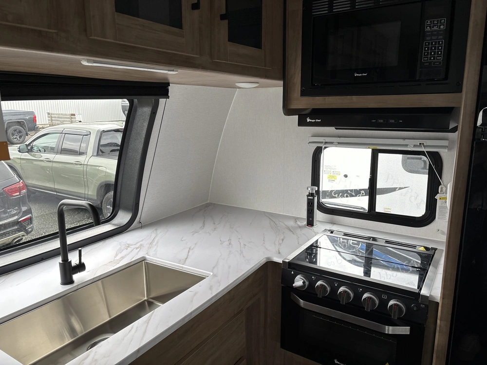 2024 Coachmen Fr. Express 259fkds alt