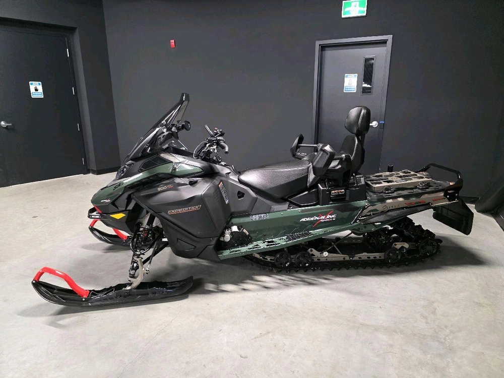 Ski-doo Expedition Se 900 Ace Turbo Ice Crosscut 1.5'' E.s. W/ 10.25'' Touchscreen 2026 alt