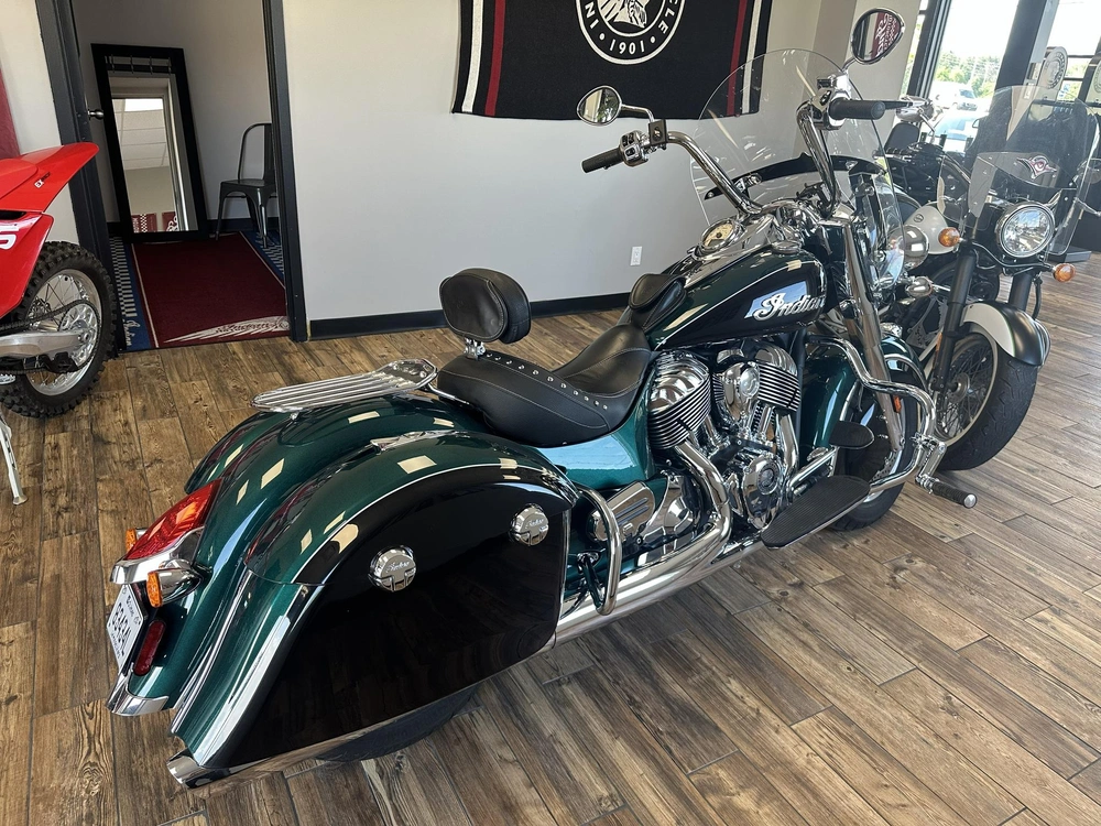 Indian Motorcycle Springfield 2019 alt
