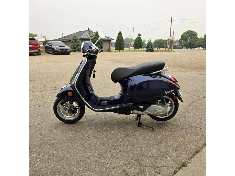 2026 Vespa Primavera 150 alt
