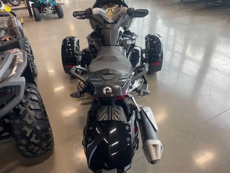 Can-Am Spyder ST (SM5) 2013