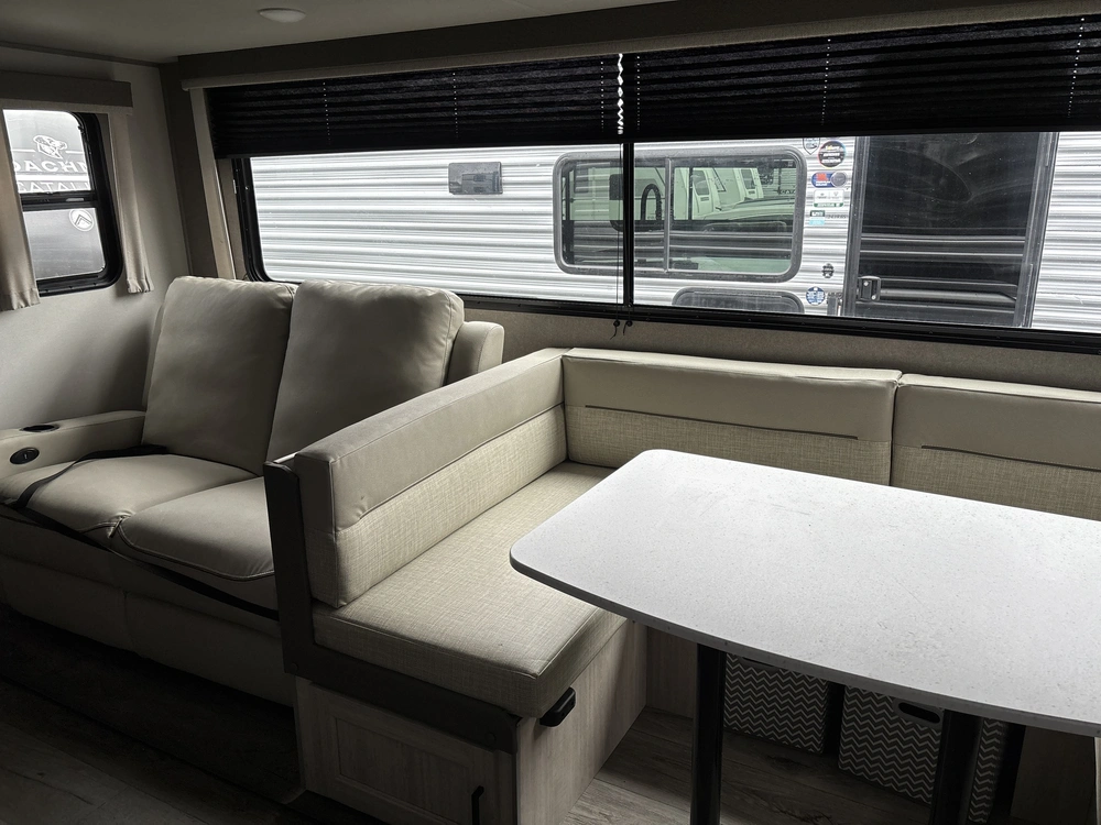 2026 Coachmen Catalina 273dbhckl alt